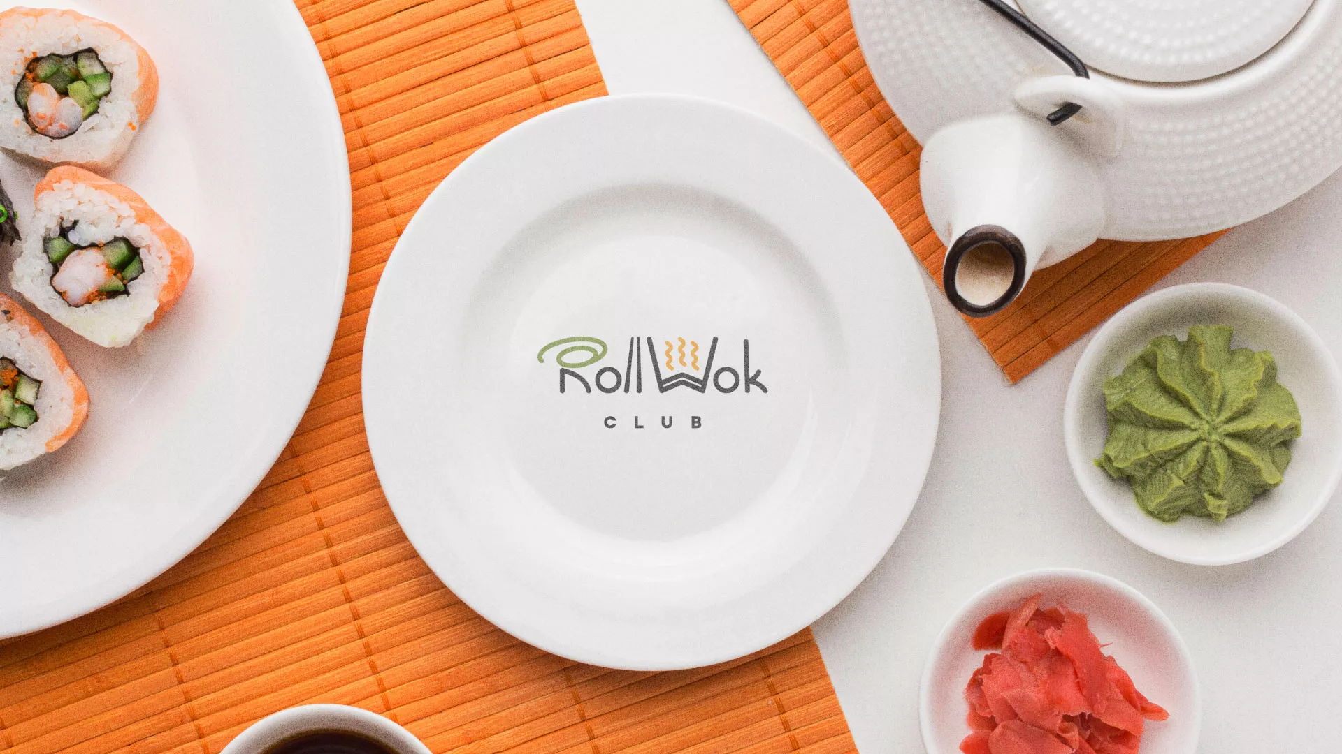 Разработка логотипа и фирменного стиля суши-бара «Roll Wok Club» в Тотьме